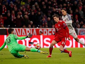 Van Dijk Bikin Lewandowski Tertidur