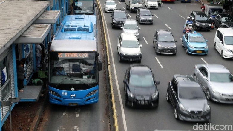 Penumpang TransJakarta Diprediksi Turun 50% Saat Pilpres Penumpang TransJakarta Diprediksi Turun 50% Saat Pilpres