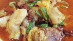 Kinyil-kinyil Empuk, Lontong Kikil Enak Buat Penambah Energi Pagi
