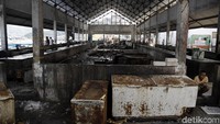 Begini penampakan kumuhnya TPI lama. Namun, tempat ini tak lama lagi akan menjadi Kawasan Terpadu Marina Labuan Bajo, yang merupakan pusat wisata unggulan.