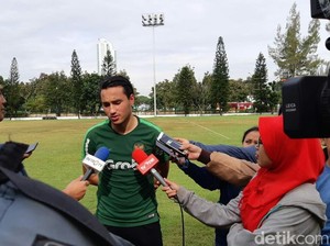 Ezra-Lilipaly Dikaitkan Persib Bandung, Pelatih Bicara Soal Budget
