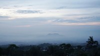 Berada di ketinggian 1.000 mdpl, suasana sejuk khas pegunungan bisa pengunjung rasakan di sini. (Aji Kusuma/detikcom)