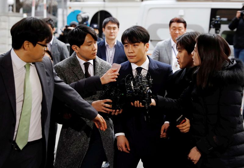 Seungri Seungri menjalani pemeriksaan terkait skandal Burning Sun.