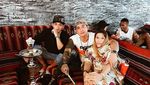 Sempat Dekat dengan Evelyn, Ini Potret Tampan Isa Khan Saat Kulineran