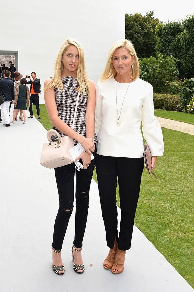 Tak heran, jika dia dijuluki sebagai ikon mode dunia. Minat fashion Olympia tampaknya turun dari sang ibu Putri Marie-Chantal yang juga stylish dan dulunya sebagai model. Foto: Getty Images