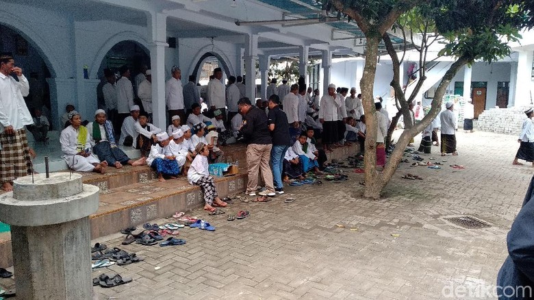 Warga Ponorogo yang Eksodus ke Malang Bantah Didoktrin Kiamat Warga Ponorogo yang Eksodus ke Malang Bantah Didoktrin Kiamat