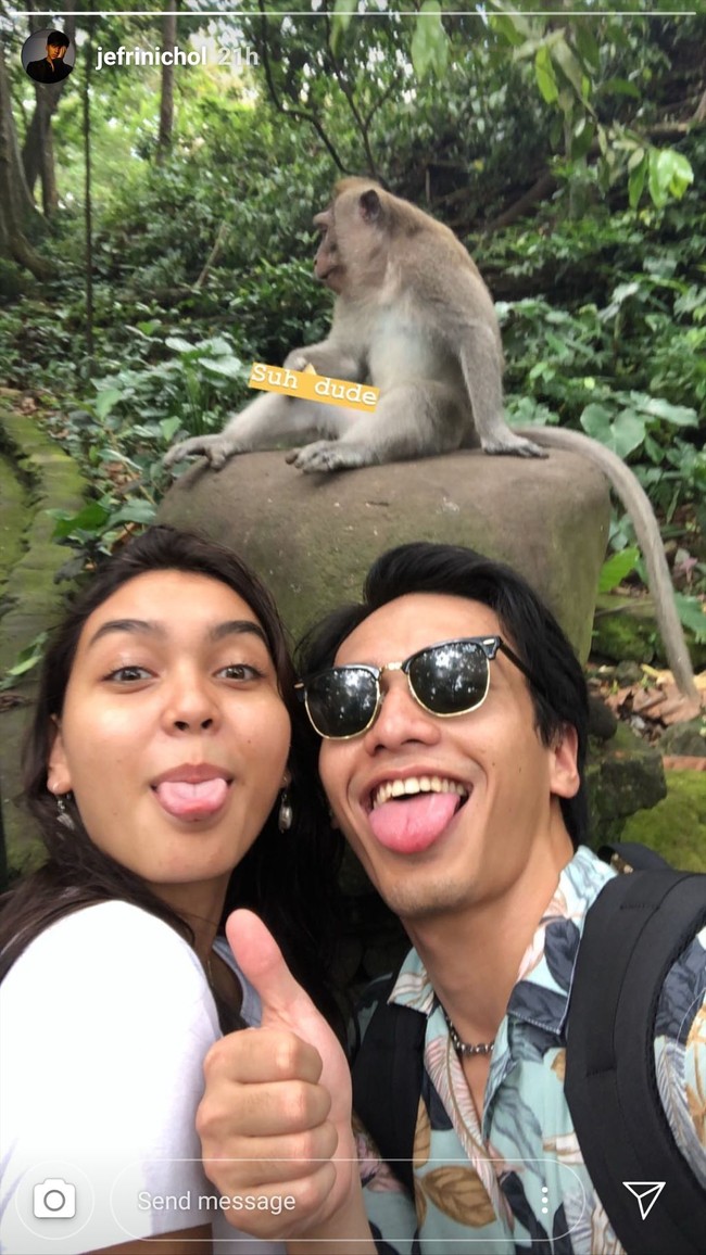 Caitlin North Lewis mulai dikenal publik setelah muncul di film Hit n Run (2019) bersama Jefri Nichol, Tatjana Saphira, dan Joe Taslim. Ia pernah dikabarkan menjalin hubungan asmara dengan aktor Jefri Nichol. (Foto: Instagram/Jefri Nichol)