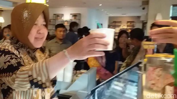 Risma jualan ice cream/