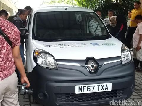 Pelajar SMP Dikenalkan Mobil Hidrogen/