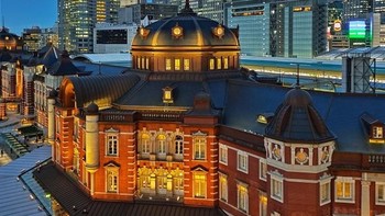 Salah satu kameranya membawa modul periskop demi menghadirkan kemampuan 10x zomm optik. Foto: Weibo