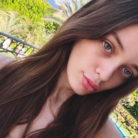 Tragisnya, baru sepekan lalu Louis merilis lagu Two of Us yang didedikasikan untuk ibunya, Johannah. Ibu Louis meninggal dua tahun lalu karena kanker darah. (Foto: Instagram/@felicitegrace)