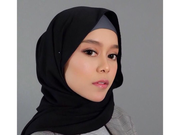 Gaya Hijab Lesty Kejora Gaya Hijab Lesty Kejora