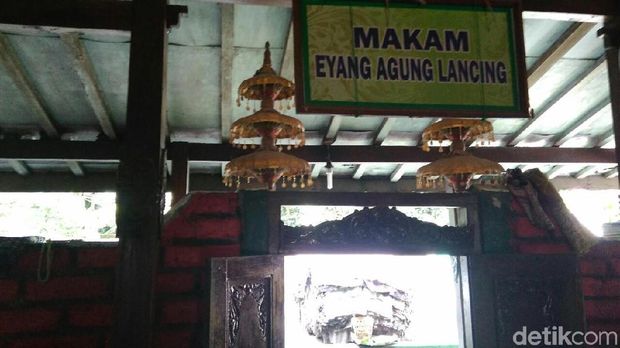 Makam Mbah Lancing di Kebumen.
