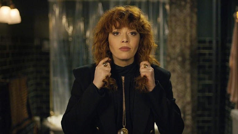 Russian Doll: Mencari Arti Hidup Melalui Kematian Russian Doll: Mencari Arti Hidup Melalui Kematian