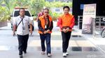 Tawa Lepas Bupati Nonaktif Mesuji Sebelum Diperiksa KPK