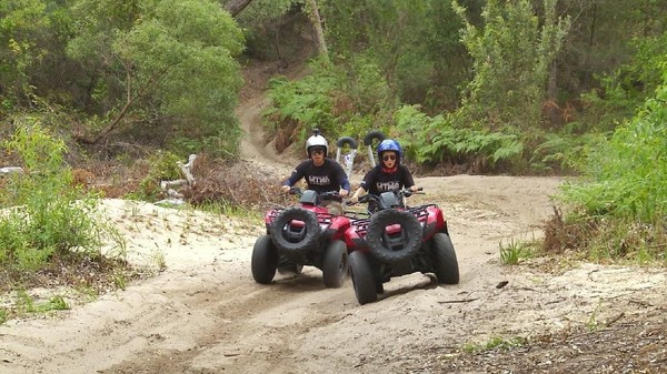 Balapan naik ATV di medan yang menantang di Pulau Tangalooma (My Trip My Adventure)