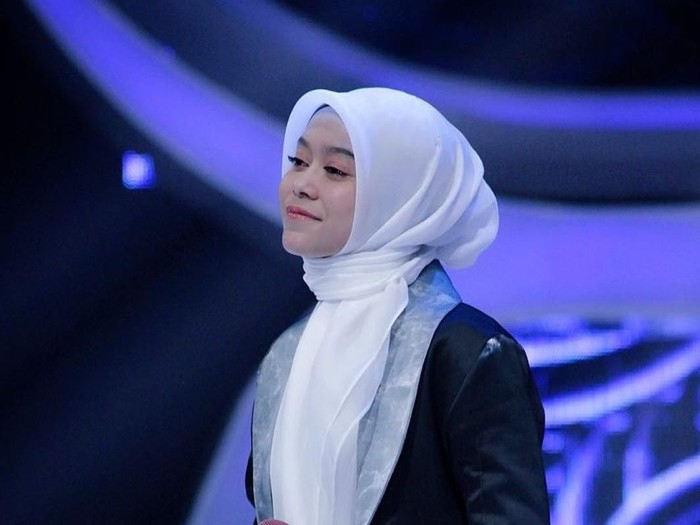 Gaya Hijab Lesty Kejora Gaya Hijab Lesty Kejora