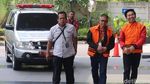 Tawa Lepas Bupati Nonaktif Mesuji Sebelum Diperiksa KPK