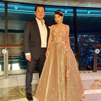 Artis Femmy Permatasari menikah lagi dengan pria bernama  Alfons Martinus Purnoam pada Maret 2019. Femmy menikah kedua kalinya di usia ke-45.  Foto: Dok. Instagram/femmypermatasari