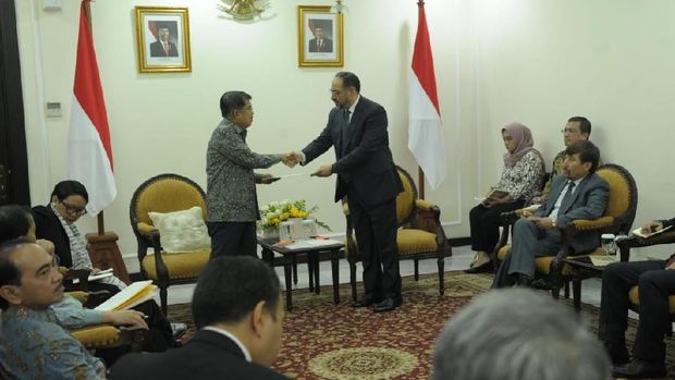 Wapres Jusuf Kalla Bertemu Menlu Afghanistan