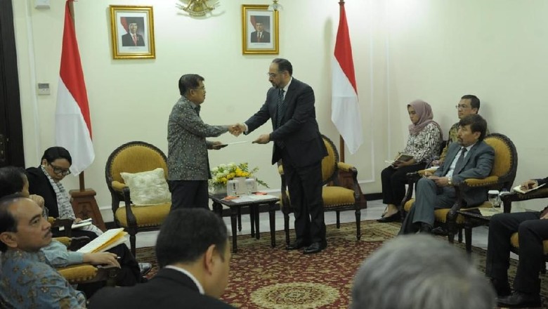 Bertemu JK, Menlu Afghanistan Puji Peran RI dalam Perdamaian di Negaranya Bertemu JK, Menlu Afghanistan Puji Peran RI dalam Perdamaian di Negaranya