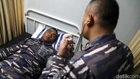 KRI Semarang-594 bertugas membantu distribusi militer, baik logistik, peralatan dan perlengkapan militer sebagai kapal bantu rumah sakit untuk bantuan bencana alam.