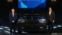 Harganya bisa di bawah Rp 10 miliar bisa di atas Rp 10 miliar. Harga satu Rolls-Royce dengan yang lain beda jadi memang kita tidak bisa estimasikan berapa harganya, kata Arie.