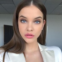 Terima kasih sudah mempercayakanku. Ada waktu-waktu di mana aku membiarkan pikiranku sendiri menghalangiku dan sulit untuk naik ke atas tapi keluargaku, timku, Ed, semua di VS mendukungku dan menguatkanku. Aku sangat bangga mewakili Hungaria dan paling penting semua dari kalian dalam babak baru hidupku. Terima kasih banyak lagi!, tulis Barbara. Foto: Instagram @realbarbarapalvin