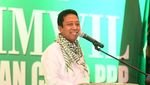 Foto Gaya Traveling Ketum PPP Romahurmuziy yang Diciduk KPK