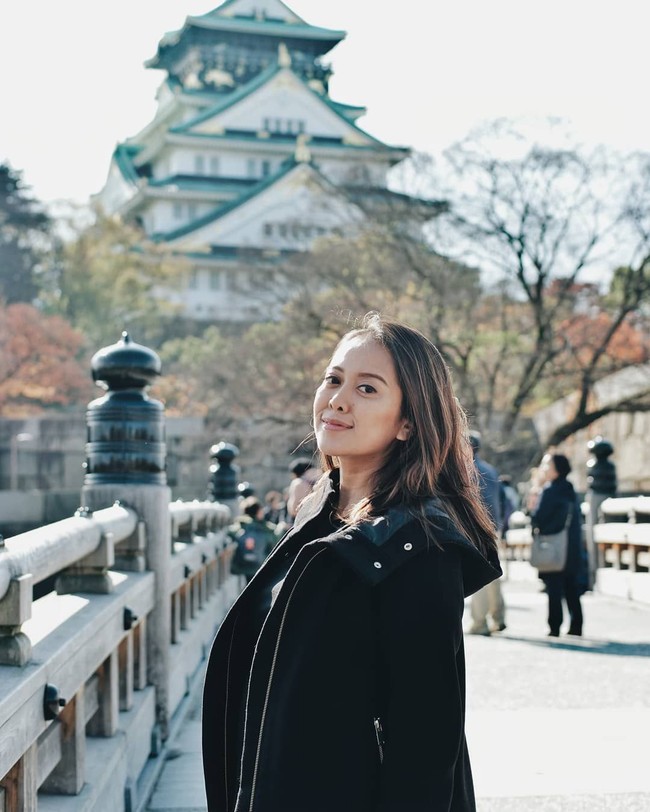 Ditunjuk menjadi moderator di debat ketiga Pilpres 2019, wanita kelahiran Juni 1984 ini mengaku merupakan suatu kehormatan bagi dirinya. Tidak ada yang spesial cuma yang spesial karena ini momennya. Dan sebuah kehormatan bagi saya menjadi bagian kecil dari Pemilu, kata Putri. Foto: Instagram @putrgrimaldy