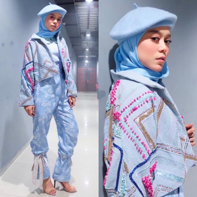 Lesti Kejora memutuskan mantap berhijab pada Maret 2019. Keputusannya ini mencuri perhatian banyak orang karena dia sudah dianggap sebagai idola anak muda. Foto: Instagram/LestyKejora