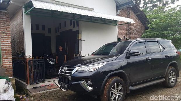 Rumah milik pasutri tajir