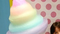 Nah kalau kamu lebih suka cotton candy versi mengembang atau cotton candy gulung? Foto: Instagram