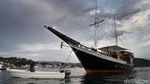 Foto: Hiruk Pikuk Dermaga Labuan Bajo, Jadi Pengen Liburan Deh