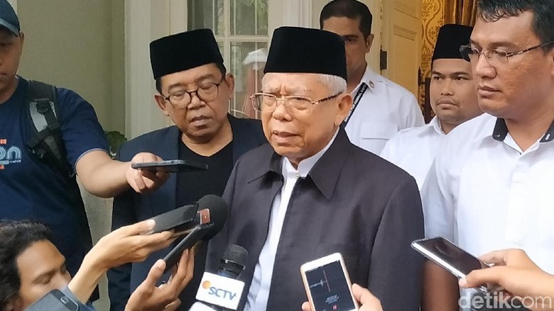 Maruf Amin Tolak Lepas Jaket Ulama Saat Debat: Gimana Sih? Maruf Amin Tolak Lepas Jaket Ulama Saat Debat: Gimana Sih?