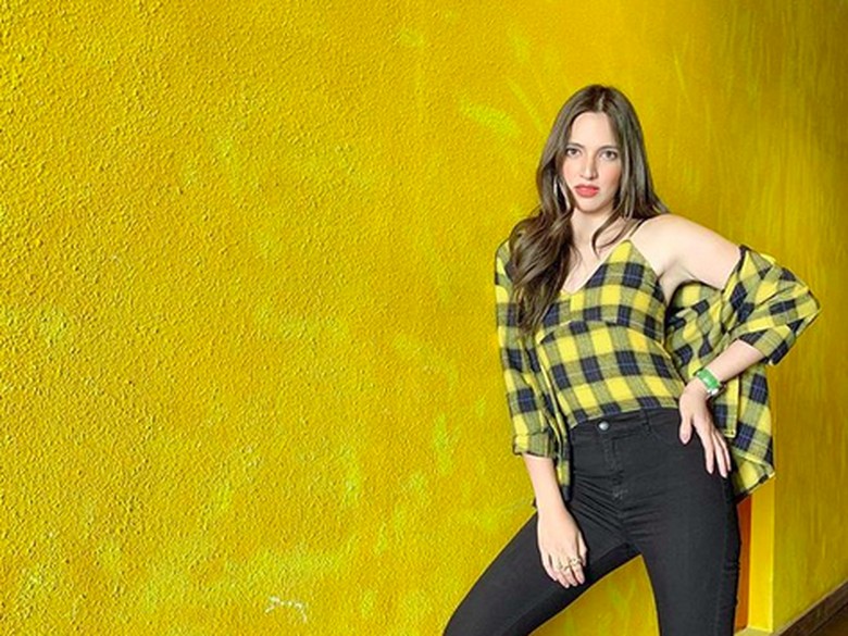 Sosok Nia Ramadhani, Artis Cantik yang Tak Tahu Cara Buka Salak Foto: instagram Sosok Nia Ramadhani, Artis Cantik yang Tak Tahu Cara Buka Salak Foto: instagram