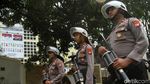 Aksi Bakar-bakar dan Water Cannon Hiasi Depan Kantor KPU