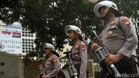 Simulasi pengamanan ini bertujuan untuk mengantisipasi terjadinya hal yang tidak diinginkan pada saat setelah pencoblosan.