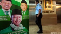 Aparat pengamanan dalam (Pamdal) menjaga ruangan Ketua Umum PPP Romahurmuziy di DPR, Jakarta, Jumat (15/3/2019).