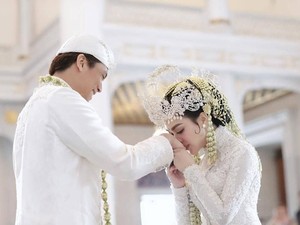 Ssst... Syahrini Ngaku ke Jepang untuk Syuting Iklan, Ternyata Menikah