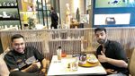 Disebut Crazy Rich Tanjung Priok, Begini Gaya Kulineran Seru Ahmad Sahroni
