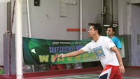 Saya tidak sedang mempersiapkan diri mengikuti Asian Games 2018 lho... Hanya menyalurkan hobi dan menjaga kebugaran, tulis Romahurmuziy di akun Instagramnya. (Foto: Instagram/romahurmuziy)