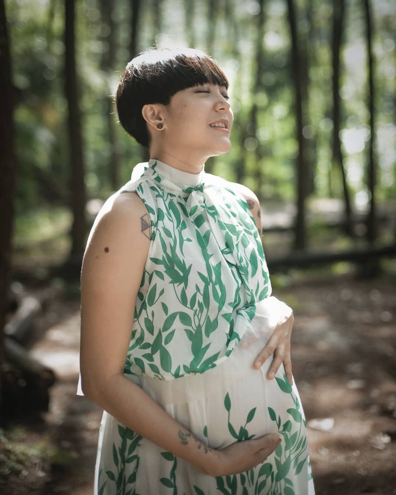Lahirkan Anak Perempuan, Poppy Sovia Resmi Jadi Seorang Ibu Foto: Instagram Lahirkan Anak Perempuan, Poppy Sovia Resmi Jadi Seorang Ibu Foto: Instagram