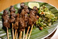 Gurih 7: Raos Pisan! Ayam Goreng Basah Khas Sunda yang Gurih Lembut
