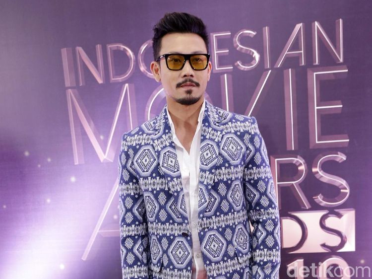 Denny Sumargo: Dulu Tukang Cuci Piring Kini Aktor Top