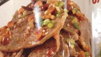 Semoga hidangan daging yang ada di restoran China ini, bukan terbuat dari organ paru-paru sepasang suami istri ya! Foto: Boredpanda