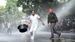 Aksi Bakar-bakar dan Water Cannon Hiasi Depan Kantor KPU