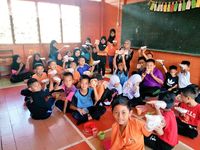 Guru Ini Bikin Pizza Untuk 32 Muridnya yang Tak Pernah Cicip Pizza