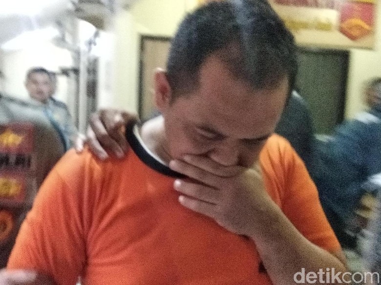 Ngaku Perwira Polisi, Sopir di Bandung Tipu Puluhan Wanita Ngaku Perwira Polisi, Sopir di Bandung Tipu Puluhan Wanita