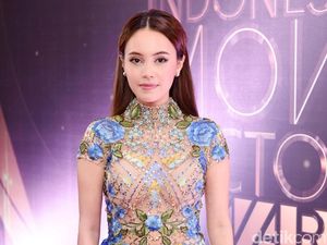 Penampilan Cetar dan Paripurna Anggika Bolsterli